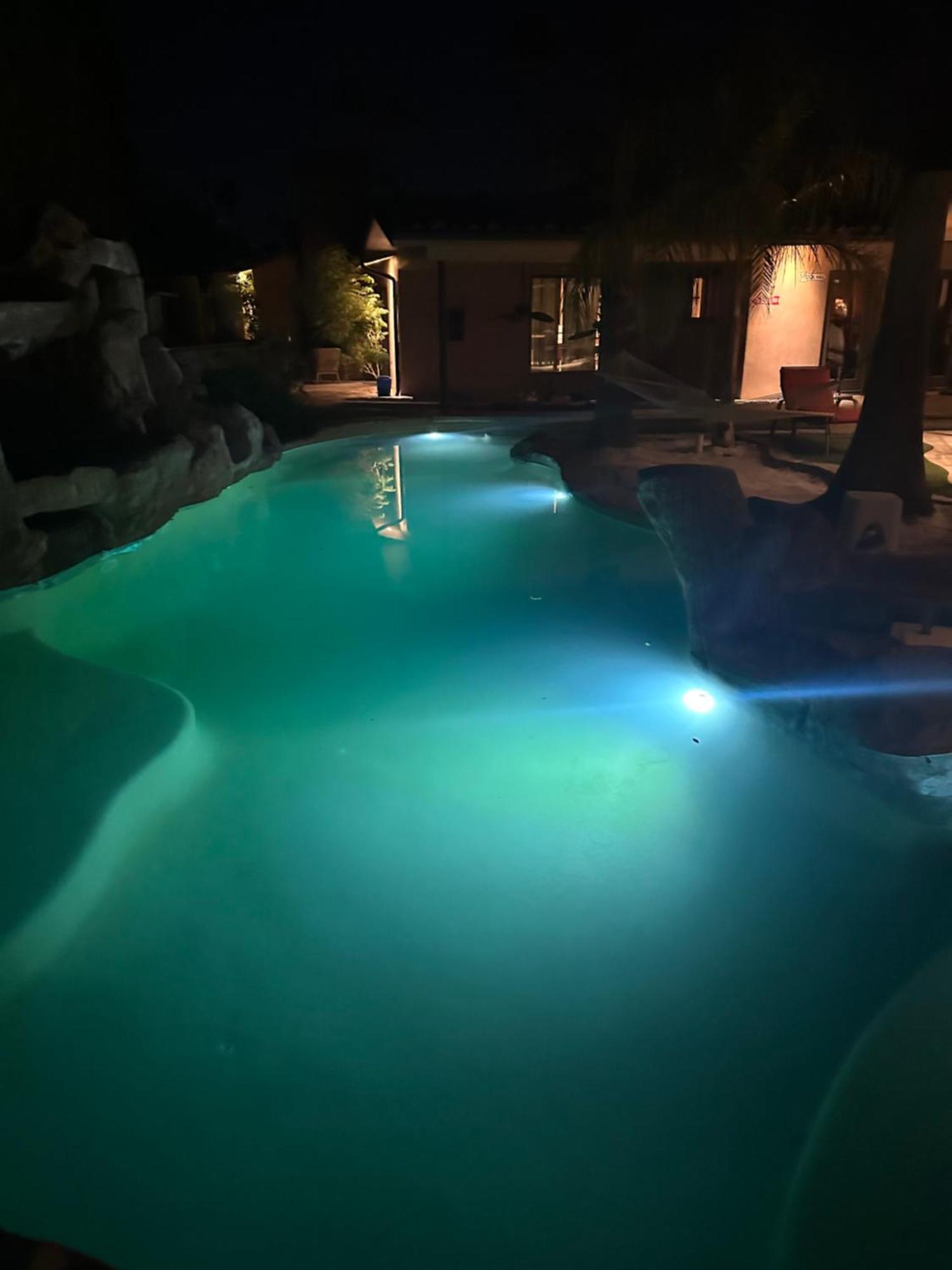 Warm Sands Villa-Moving River/Island Palm Springs Ngoại thất bức ảnh